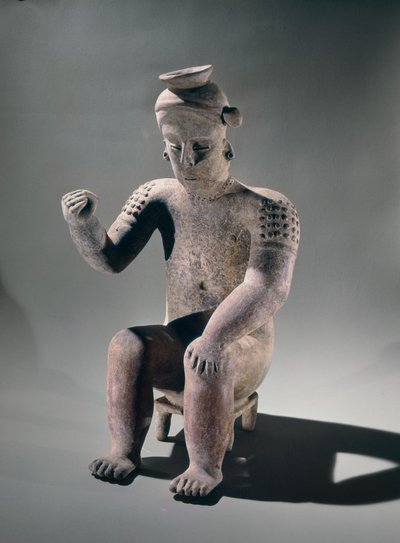 Vaso effigie che mostra un uomo seduto su uno sgabello, stile Colima da Pre Columbian Pre Columbian
